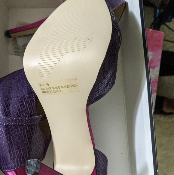 Shoes - Picture 2 of 3